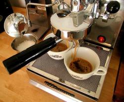 Cappuccino wird gebr�ht